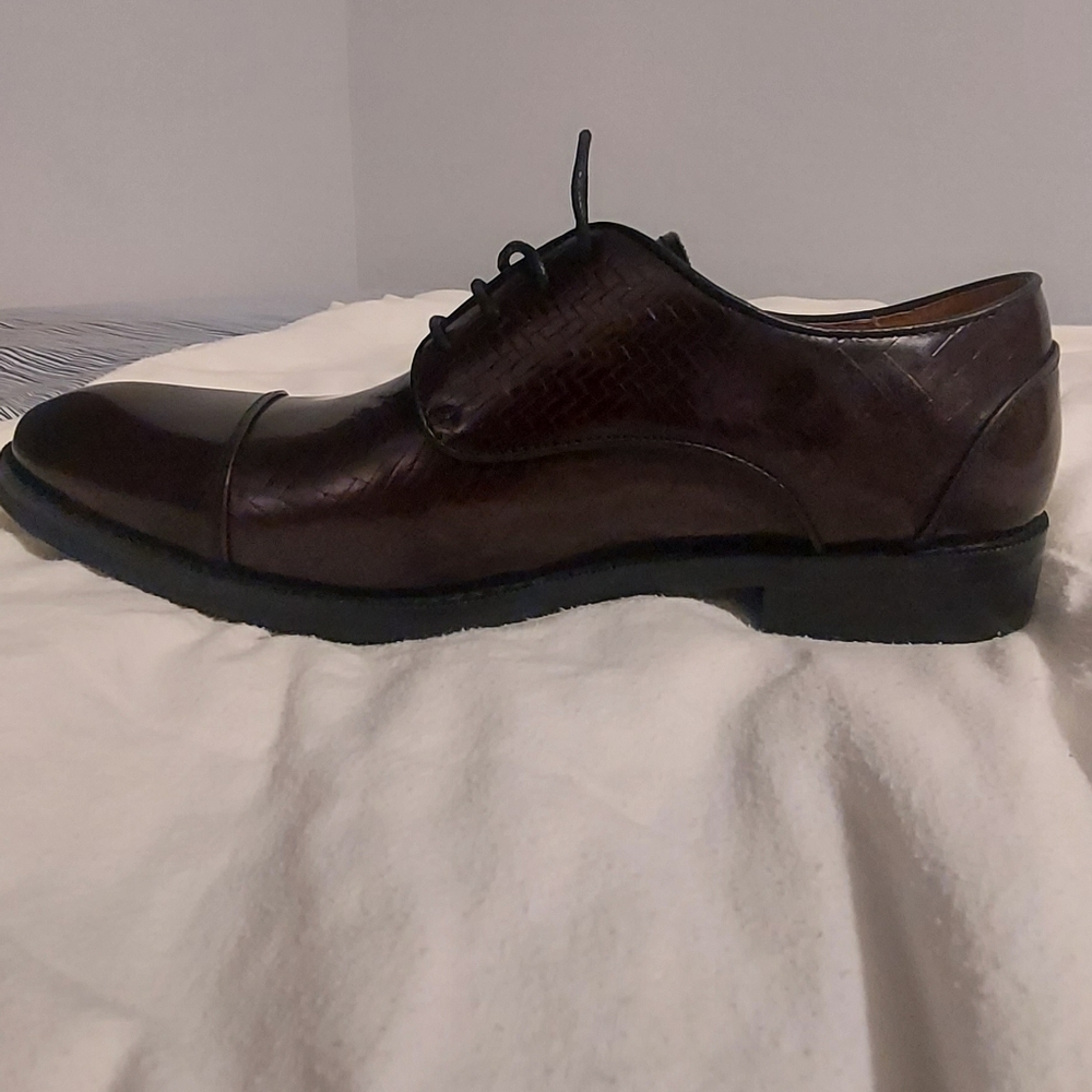 Men's dress shoes